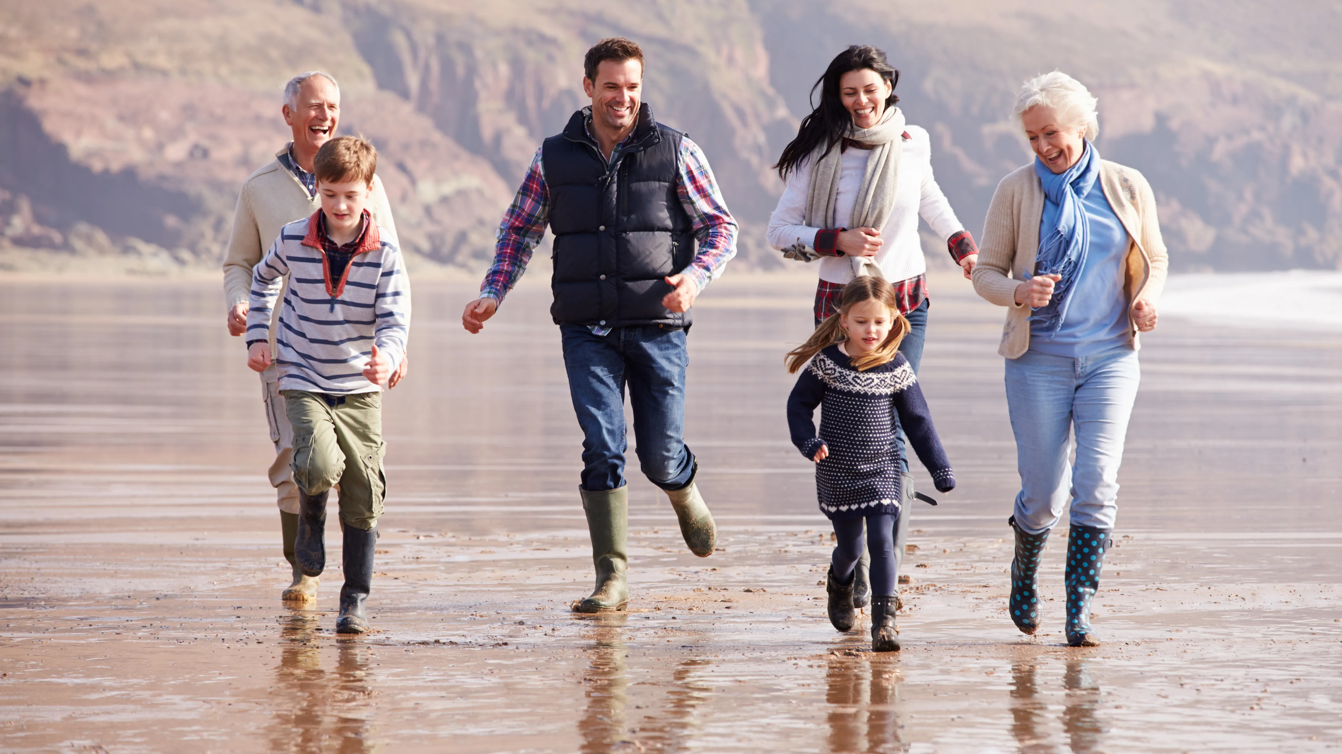 family-beach-hearing-aids-16x9