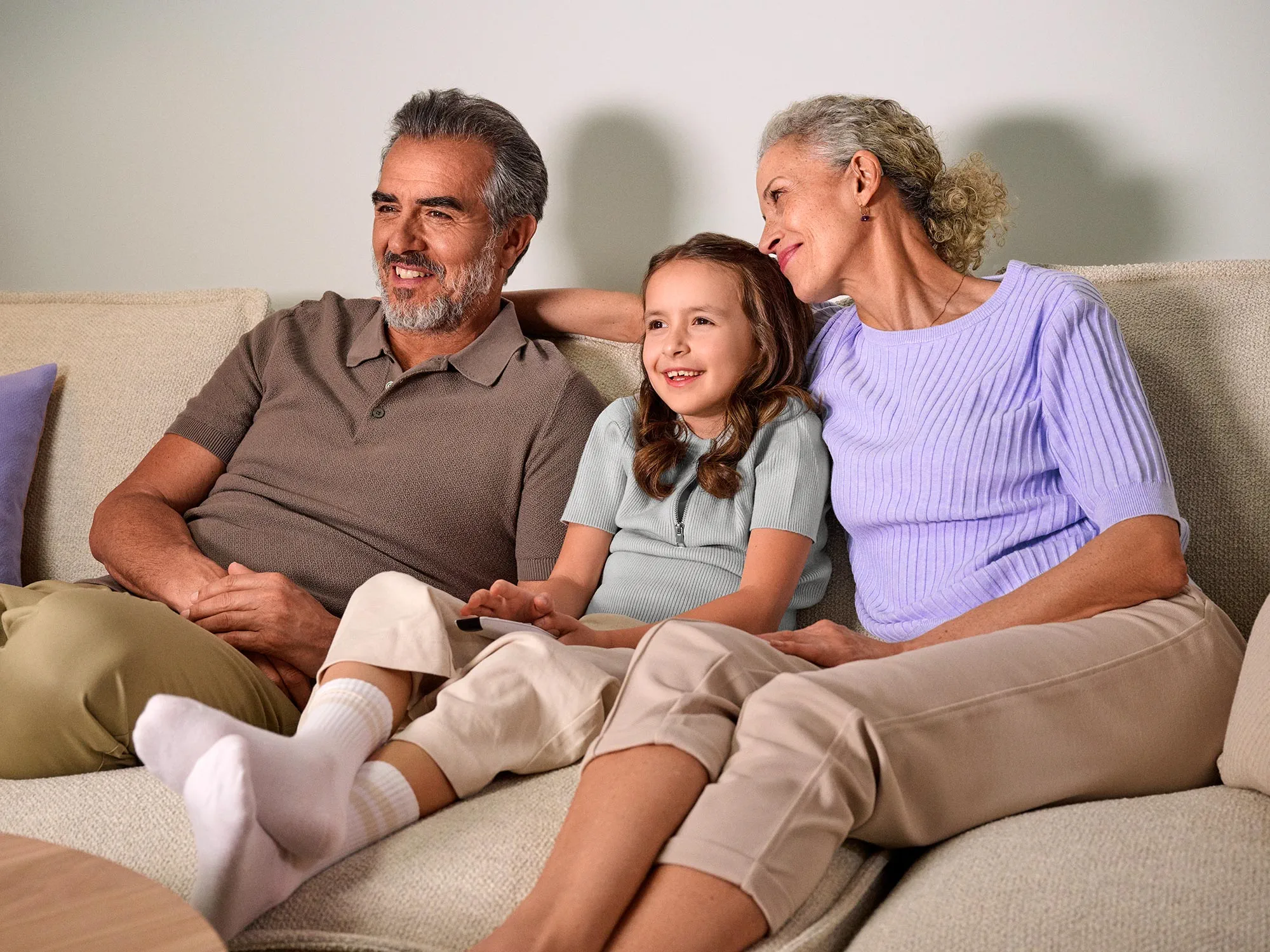 grandparents-tv-casual-hearing-improvement-4x3
