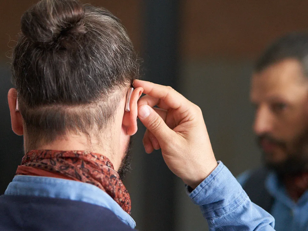 man-fitting-styletto-hearing-aids-4x3